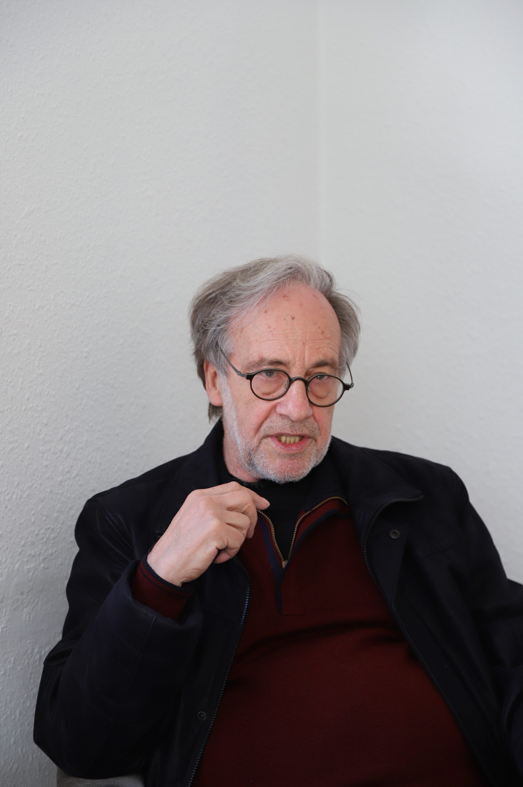 ‘A Humanidade cresceu com os loucos’