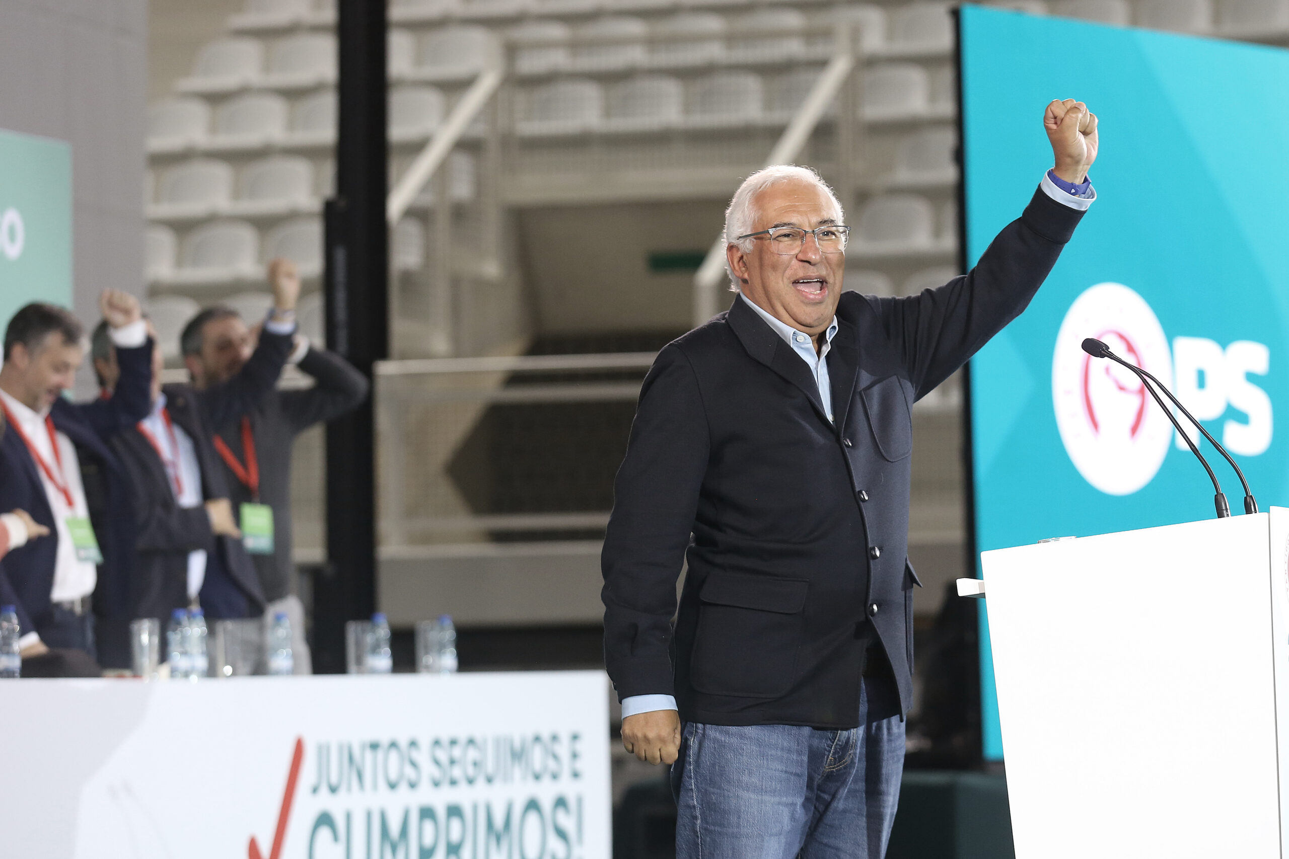 Sem gastos com pessoal, Grupo Parlamentar do PS “desviou” 1,4 milhões de euros no último quinquénio para pagar serviços externos