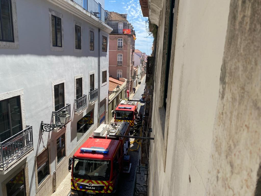 Fogo no Bairro Alto no quarteirão do PÁGINA UM