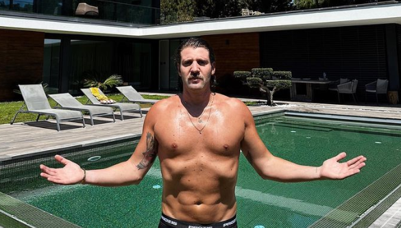 ‘Quem trabalha para caralho, como eu, quem faz negócios e ambiciona coisas, normalmente é de direita’