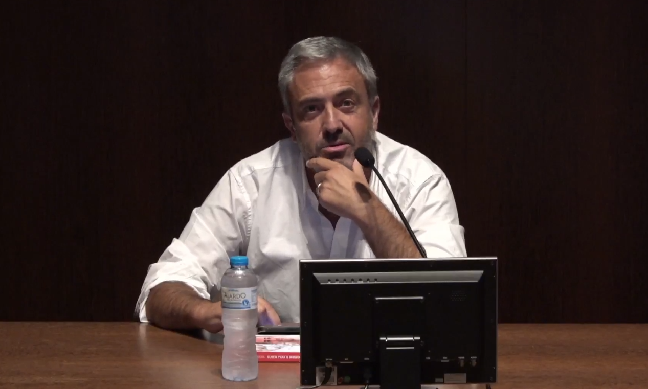 Carlos Daniel ou a louvaminha de um jornalista hipócrita