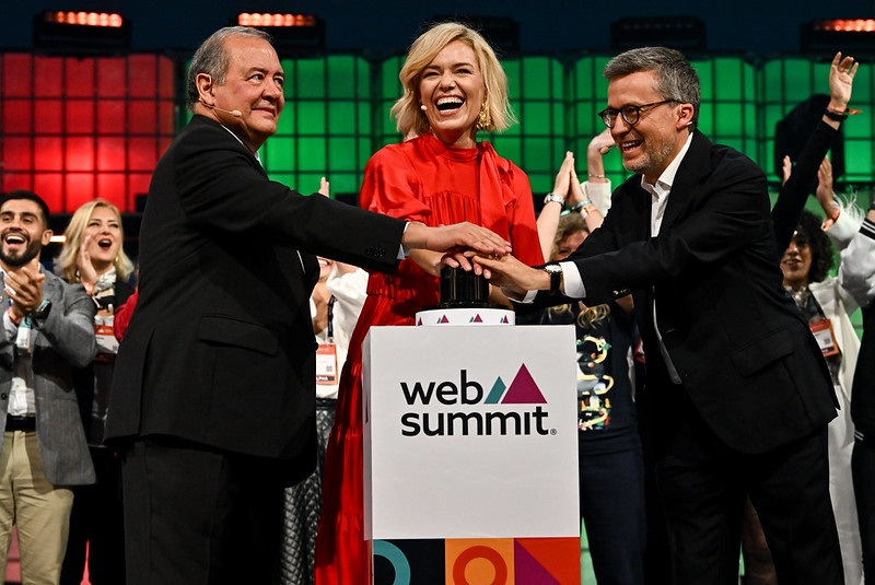 Web Summit: AICEP ‘estoira’ 421.675 euros em alugueres de minivans
