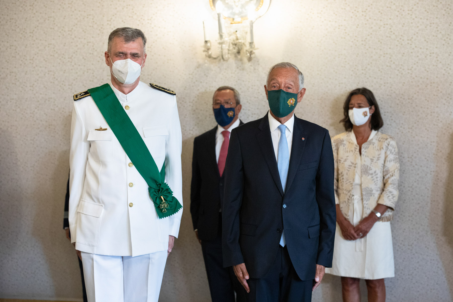 Metam a amnistia onde o sol não brilha