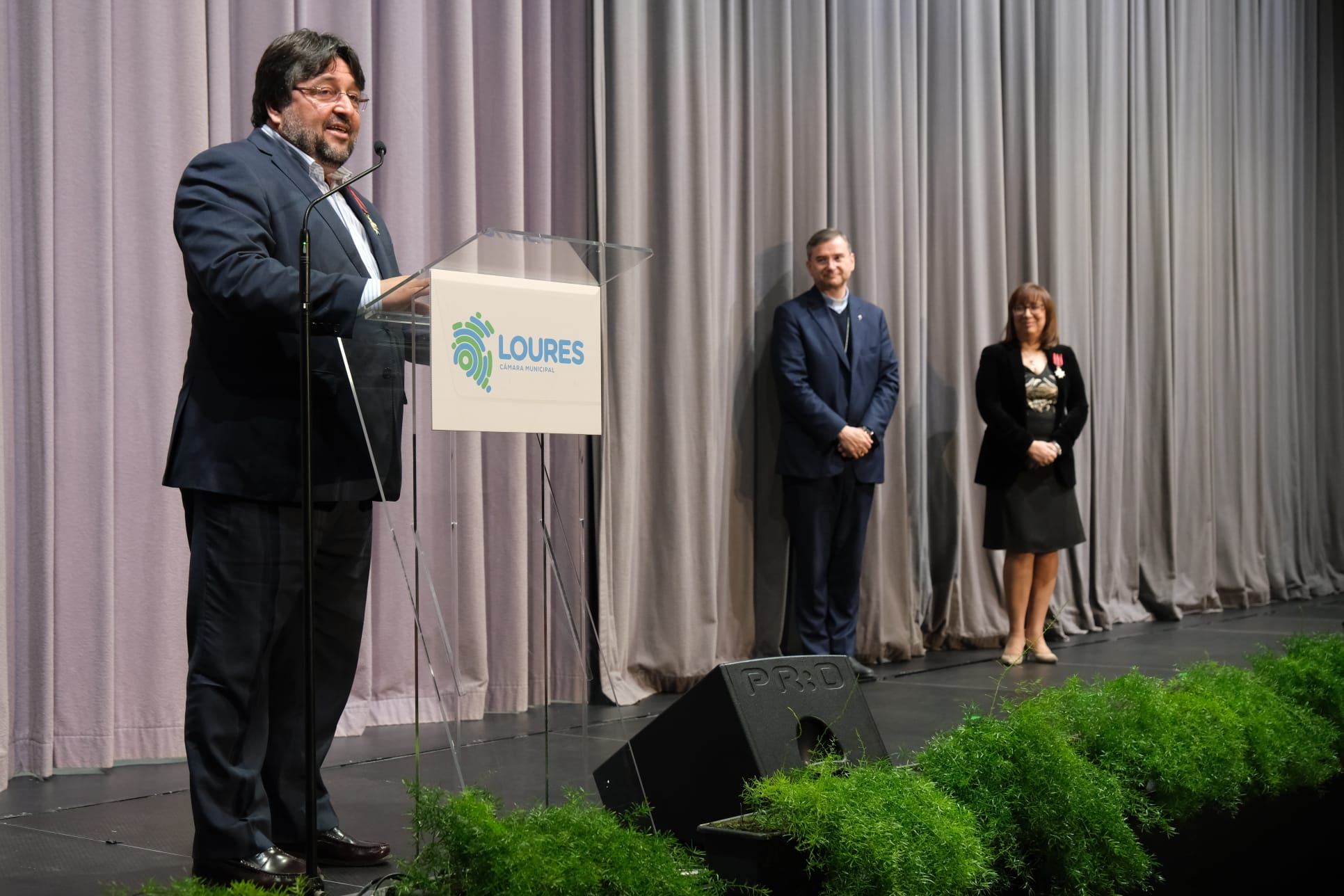 Loures: ‘Urgência imperiosa’ sem fundamentação serve para dar milhões de euros em contratos obscuros