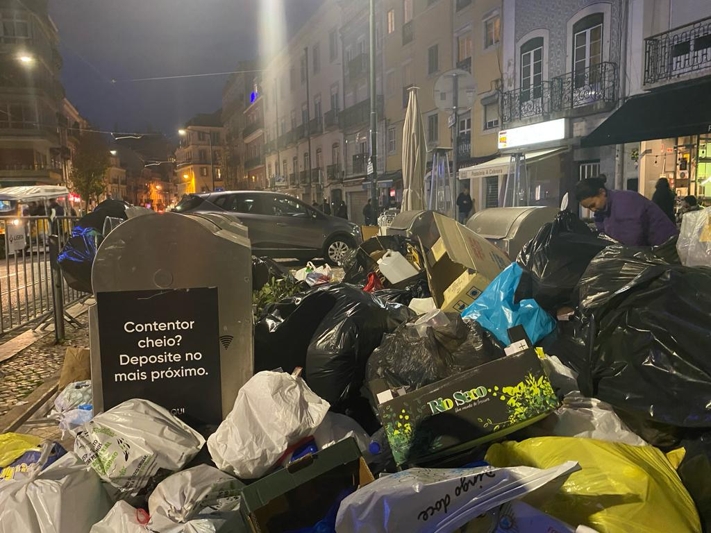 Em Lisboa, só o Papa merece ruas limpas