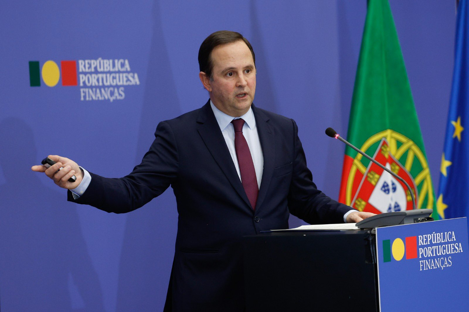 Medina dá 2,8 milhões de euros à Cuatrecasas por ser ‘única’, mas afinal contrato permite subcontratação