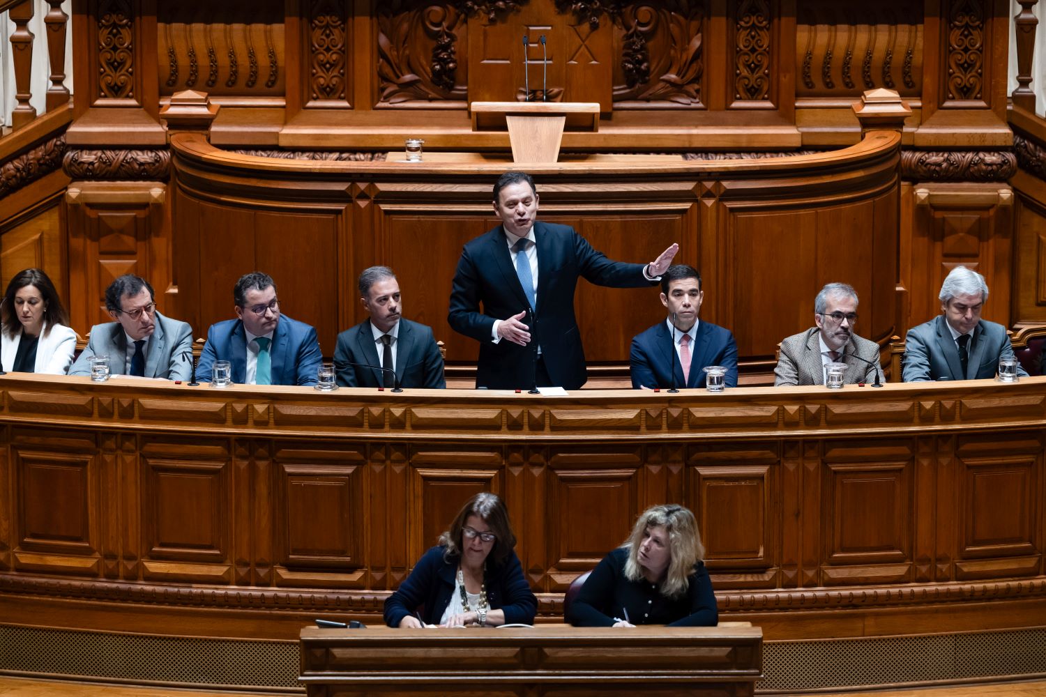 Spinumviva: o jornalismo da esponja e a nódoa que persiste