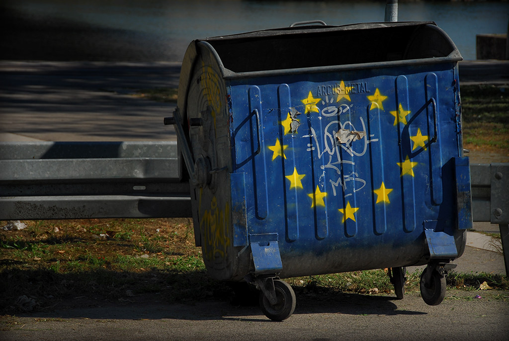 Quando Bruxelas decide quem pode pensar por si