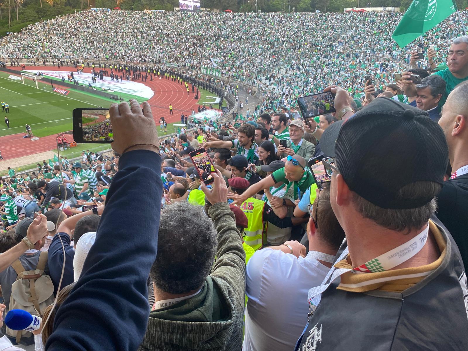 Crime e milagre no Estádio Nacional