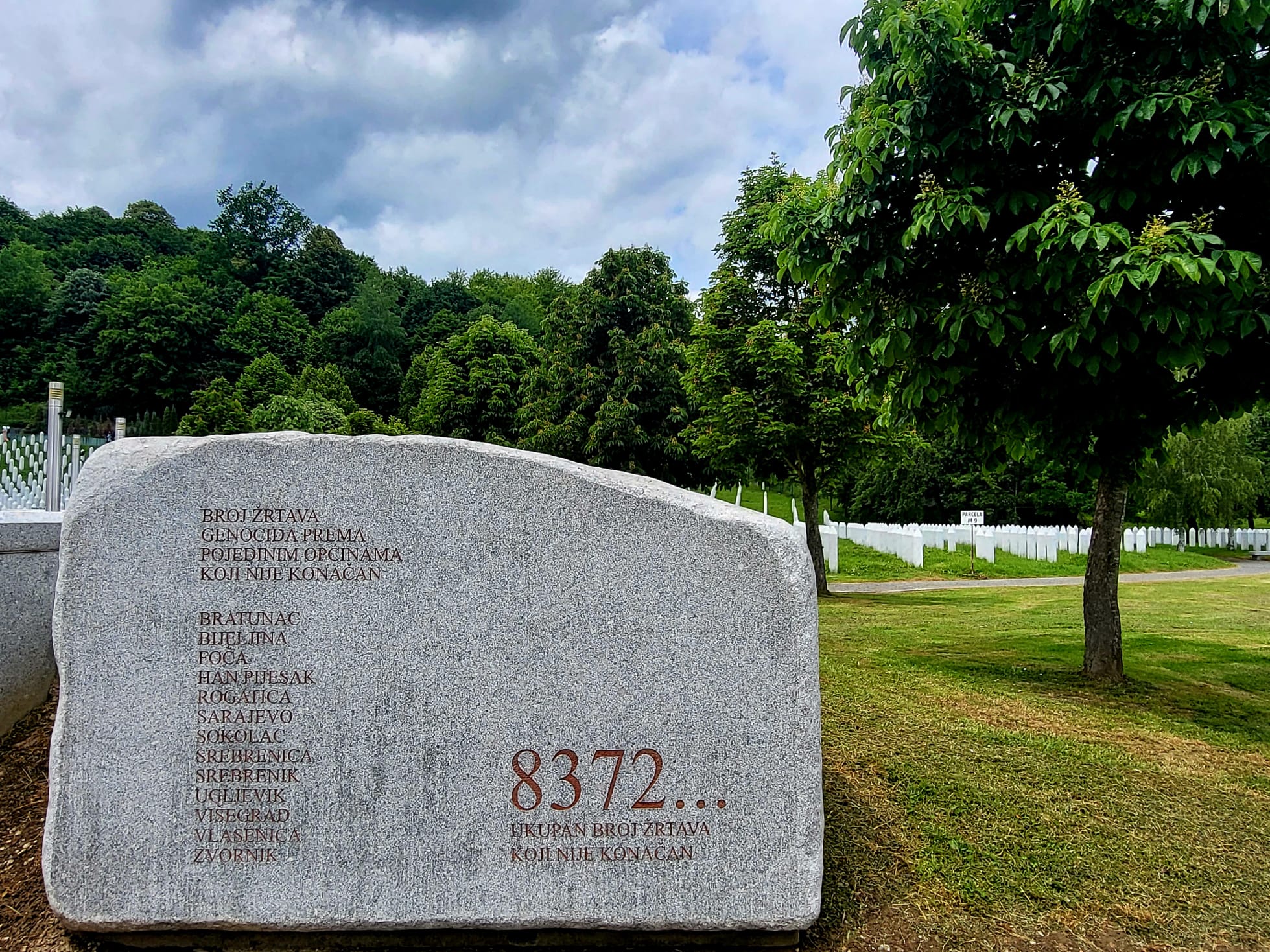 ‘Sei que sou a voz de Srebrenica. Não tenho o direito de me calar’