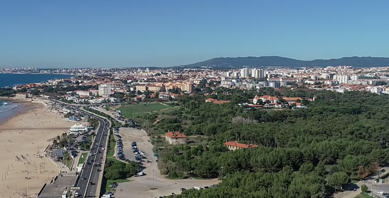 Um crime por detrás do tapume