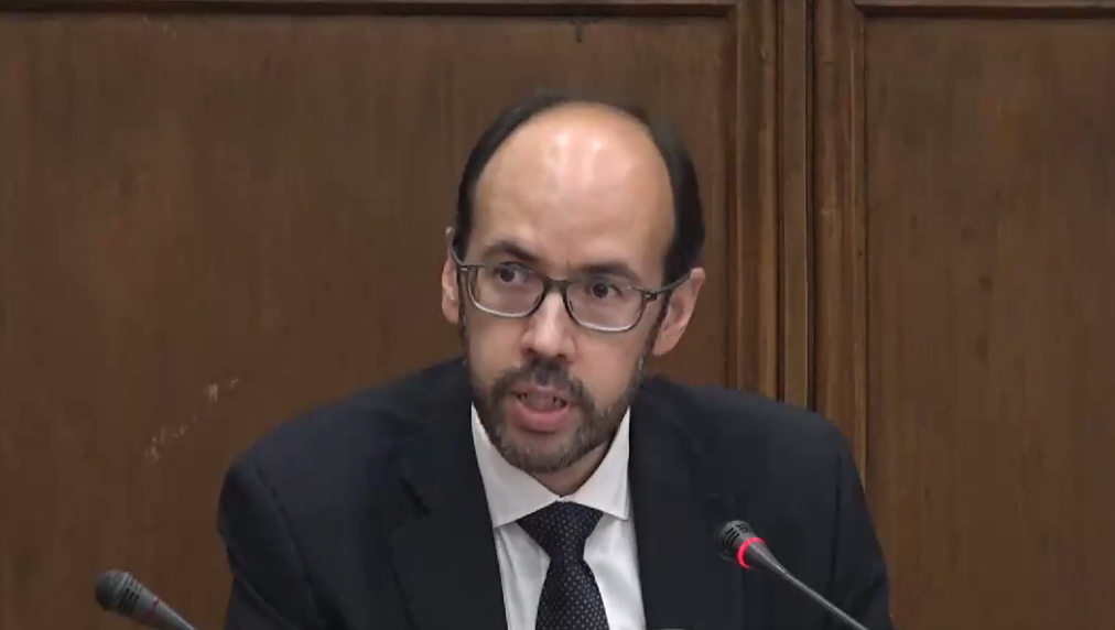 Incompatibilidade: vice-presidente da Entidade Reguladora para a Comunicação Social anda a esconder empresa há quatro anos