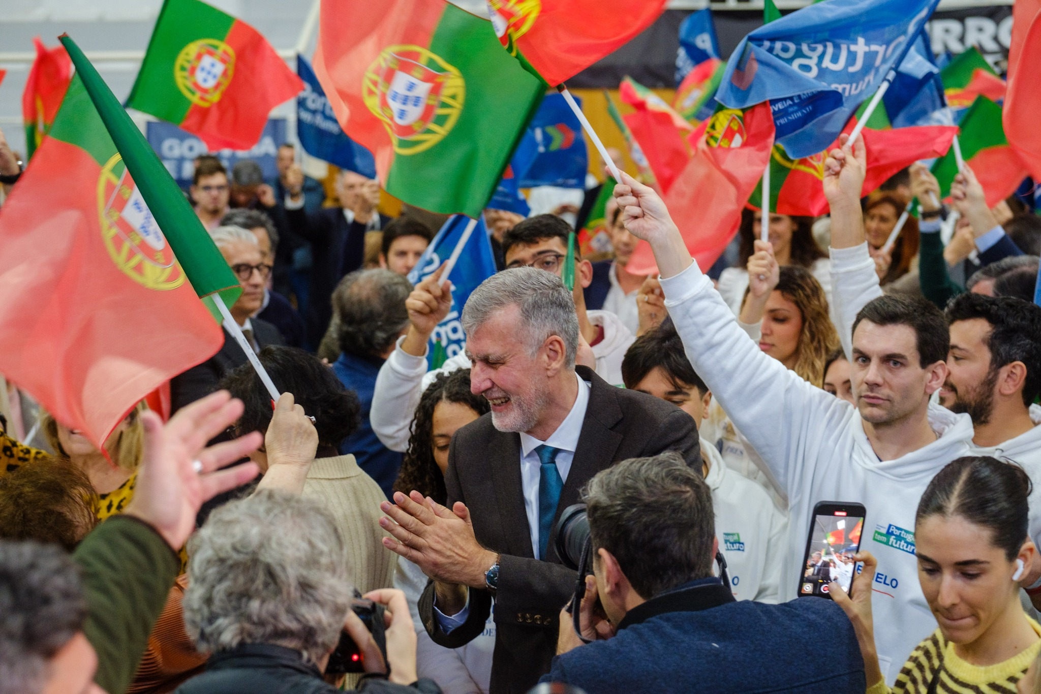 PGR oculta estado de inquérito que envolve Gouveia e Melo na vacinação irregular de médicos