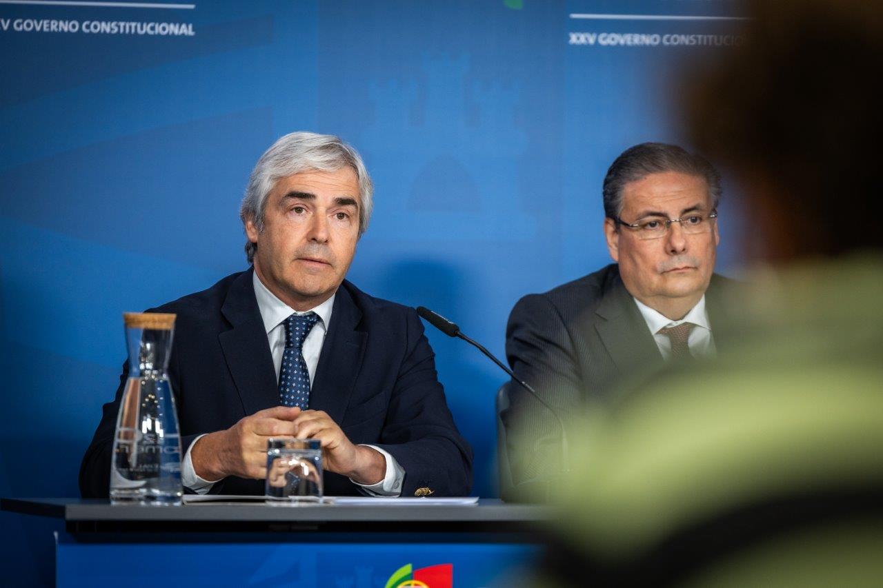 Nuno Melo paga a ‘jotinhas’ do CDS para fazerem podcasts sobre o 25 de Novembro