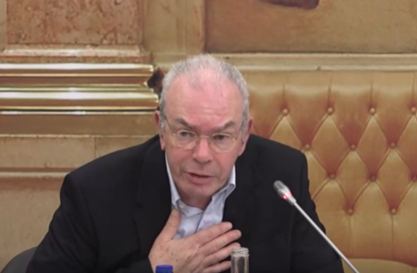 Luís Delgado continua colunista de ‘pedra e cal’ na Visão