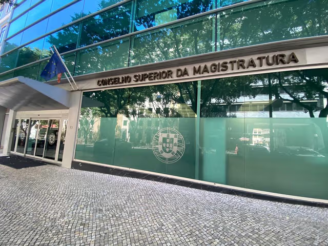 PÁGINA UM vs. Conselho Superior da Magistratura: identificação de juízes com más notas e sanções disciplinares vai passar a ser conhecida