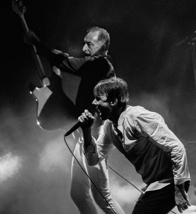 Brett Anderson contra a acústica do Campo Pequeno