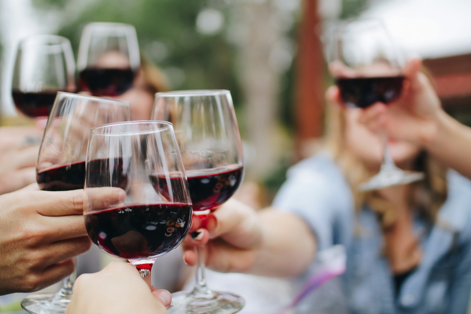 Contrato milionário: Jornal Público recebeu 688 mil euros para prestar serviços a associação de promoção de vinhos